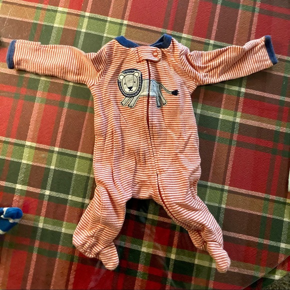 Carter’s Boys Footed Zip + Button Up Footed Pajamas Preemie 3 piece - Picture 3 of 16